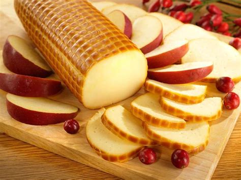 Взаимодействие колбасного сыра с другими продуктами