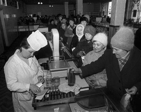 Дефицит товаров и продовольствия
