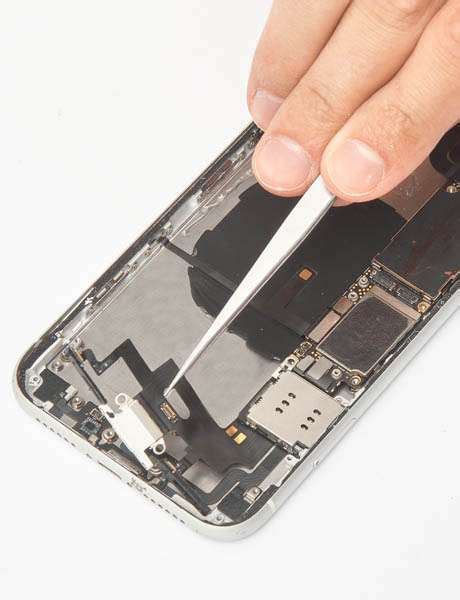 Повреждение разъема на iPhone