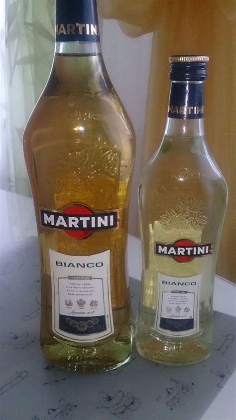 Почему мартини желтеет со временем и можно ли его пить