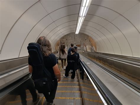 Причины головокружения на эскалаторе в метро