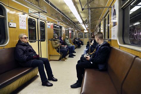 Проблема убытков: пустые вагоны в метро